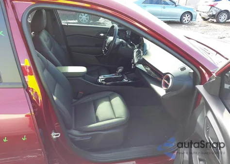 2024 Chevrolet Trax Fwd 2Rs z USA, uszkodzony, nr VIN KL77LJE23RC131275